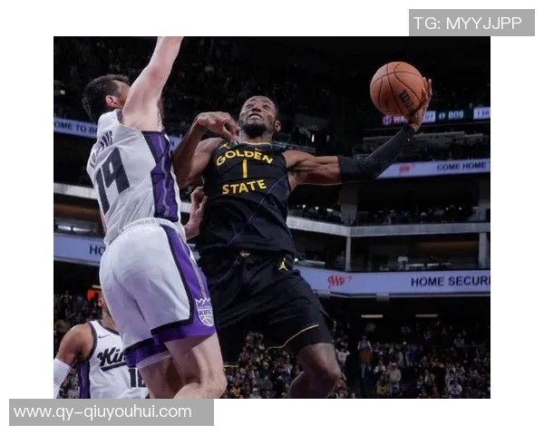 科尔赞霍福德防守智慧精准定位助球队稳固防线