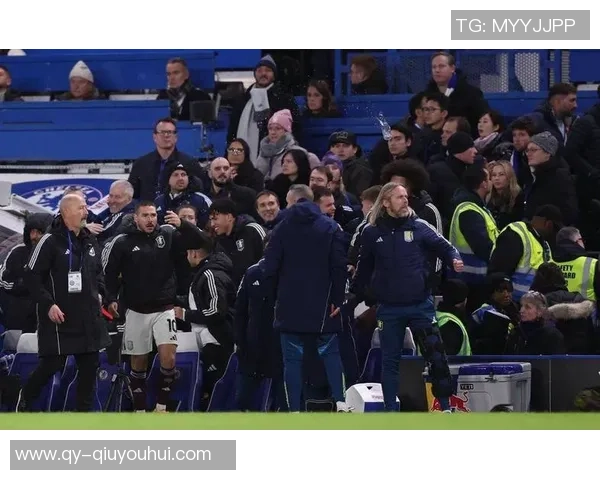 切尔西因水瓶事件遭英足总指控维拉替补席成焦点